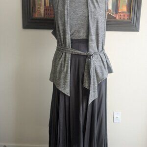 Grey pleated skirt